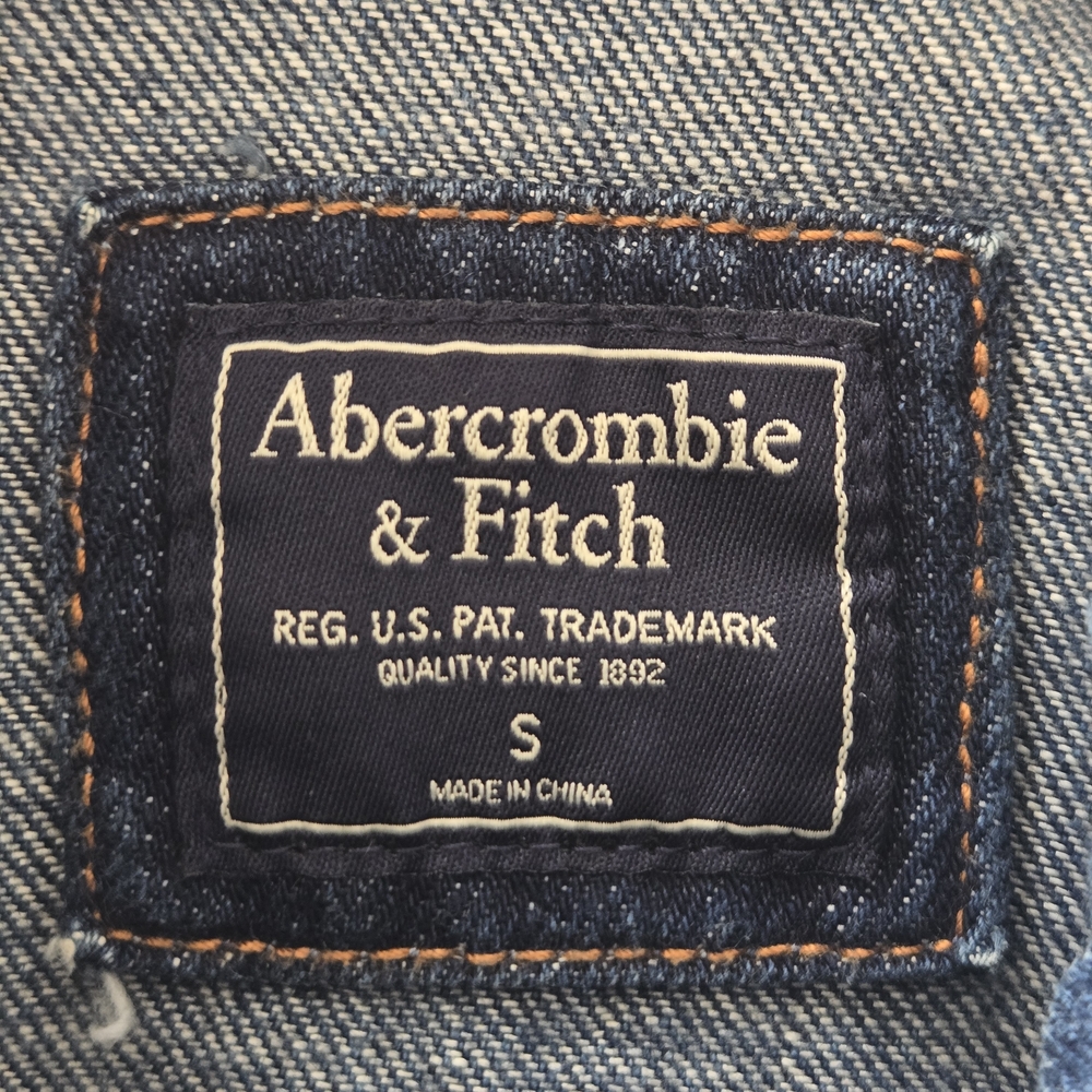 Abercrombie & Fitch Jean Jacket Womens Size S Blue Dark Wash Frayed Hem Buttons - Picture 2 of 11